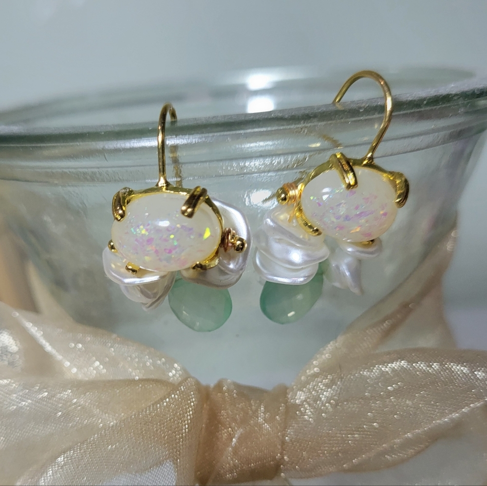 OPAL BAROQUE PEARL AND MINT GREEN STONE EARRINGS. - Picture 3 of 7